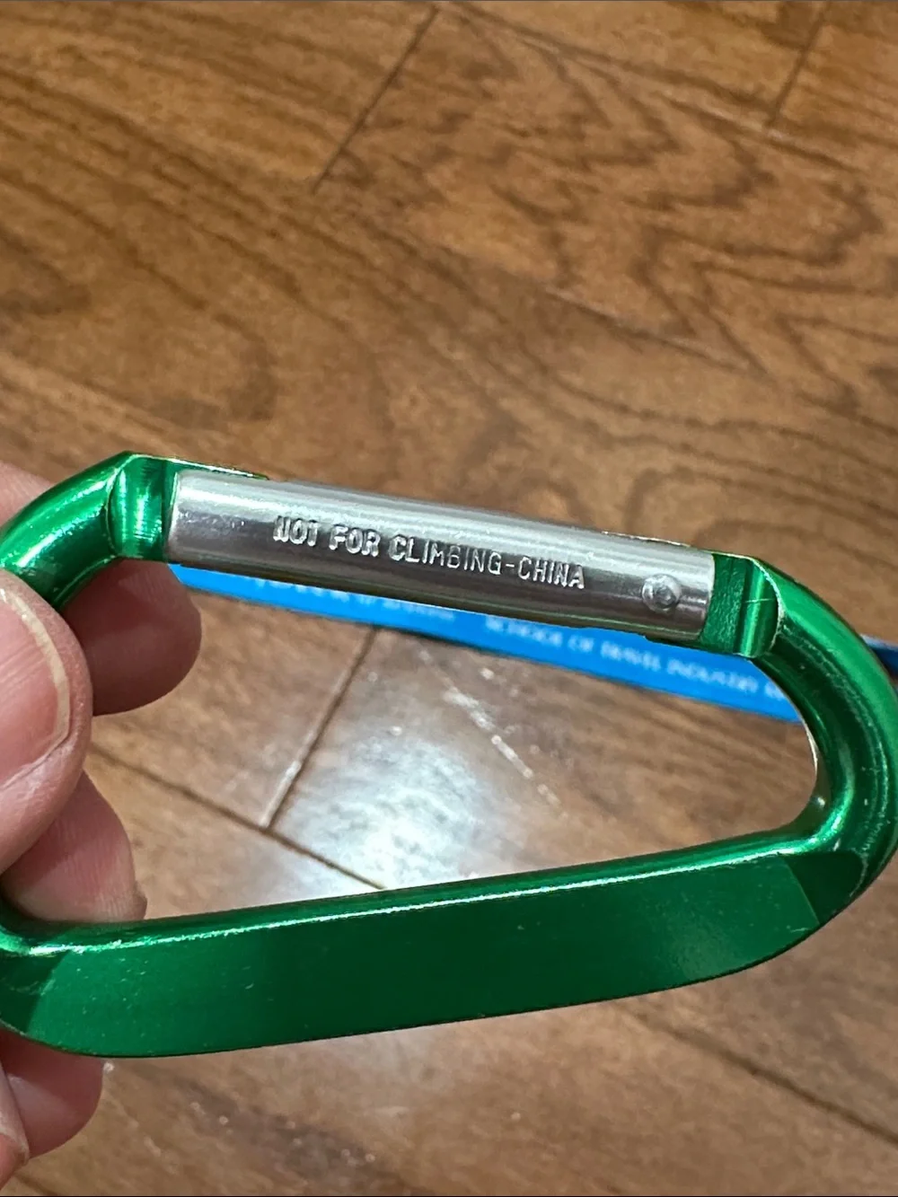 UH Manoa Shidler Blue Lanyard with Green Carabiner bundle